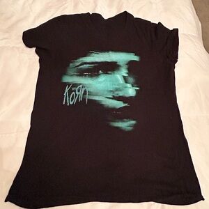 Black Graphic Tee - Women's Short Sleeve